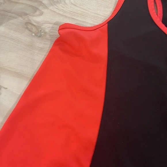 Tank - Picture 2 of 9